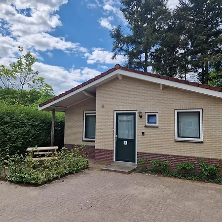 Huinerhofje 3 - Vrijstaand, Grote Tuin, Rust En Veel Privacy Nabij Uitgestrekte Bossen Putten