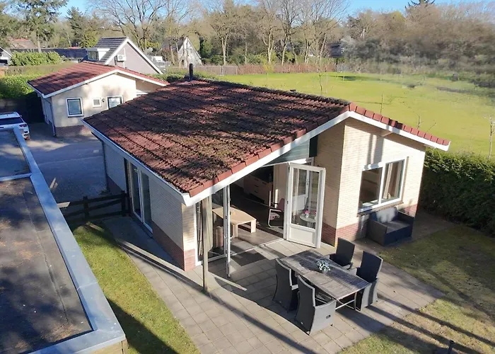 Dom wakacyjny Huinerhofje 3 - Vrijstaand, Grote Tuin, Rust En Veel Privacy Nabij Uitgestrekte Bossen